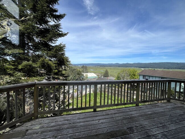 Building Photo - 3747 Trinity St