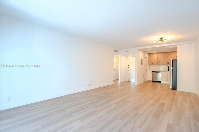 Building Photo - 1220 71st St
