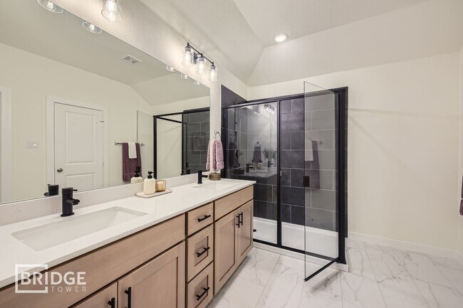 Building Photo - Oakmont