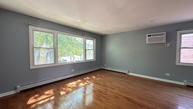 Building Photo - 5404 N Central Ave