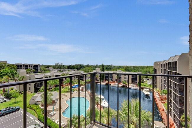 Building Photo - 12 Royal Palm Way