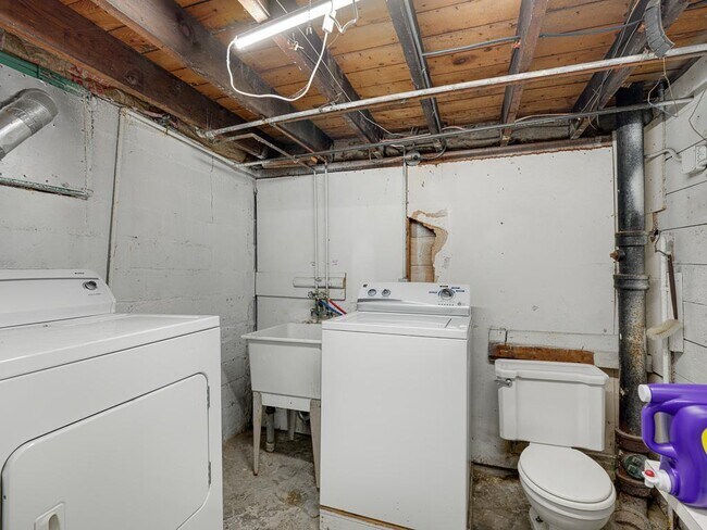 Building Photo - 6016 3rd Ave S