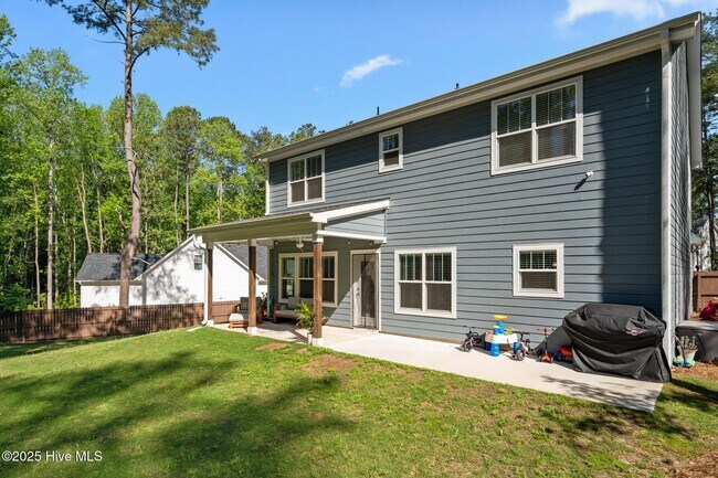 Building Photo - 594 E L Ives Dr