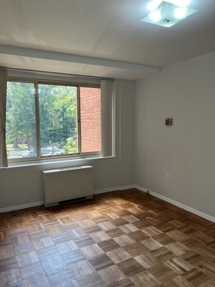 bedroom 1 - 4000 Tunlaw Rd NW
