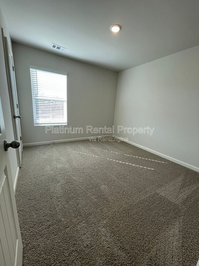 Building Photo - 56 Rustin Rdg