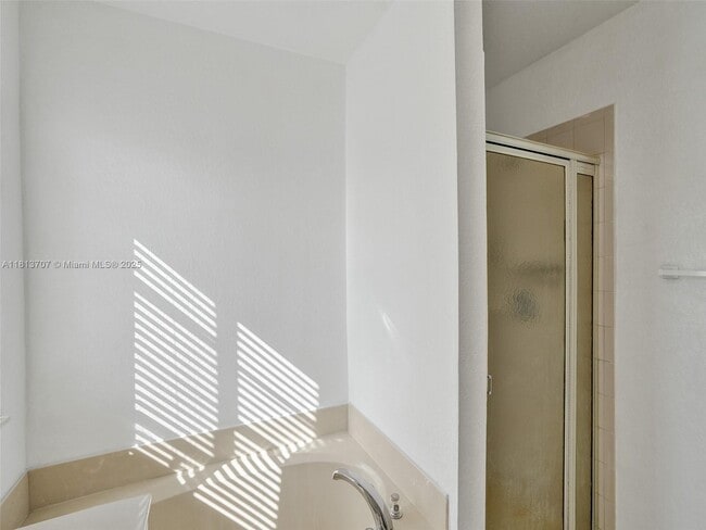 Building Photo - 1215 Lucaya Dr