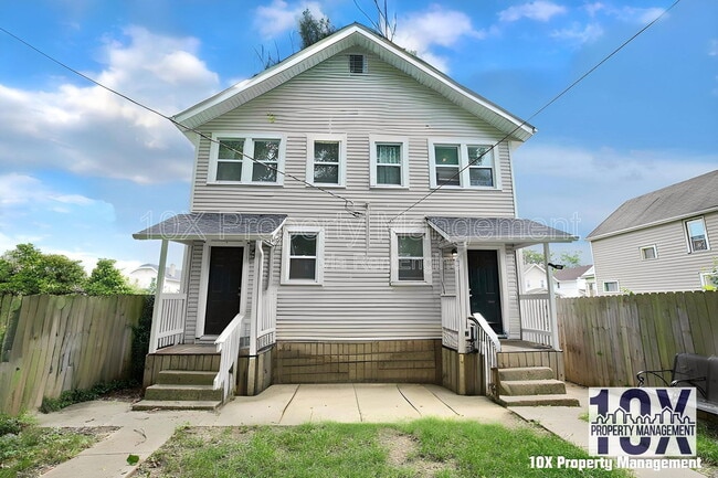 Building Photo - 917 Lockbourne Rd