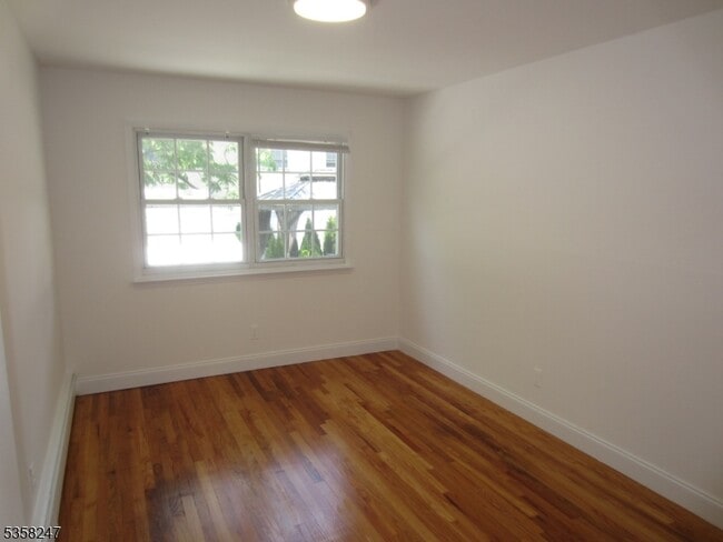 Building Photo - 423 Leonhardt Dr