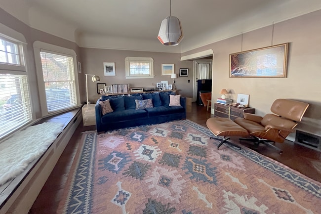 Building Photo - Well-Appointed Naglee Park Historic Home