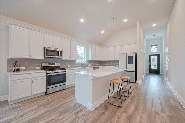 Building Photo - 200 Catalina Cove Dr