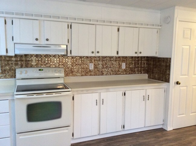 Kitchen - 24 Reginald Ln