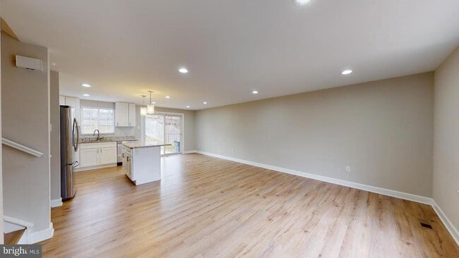 Building Photo - 8465 Yellow Leaf Ct