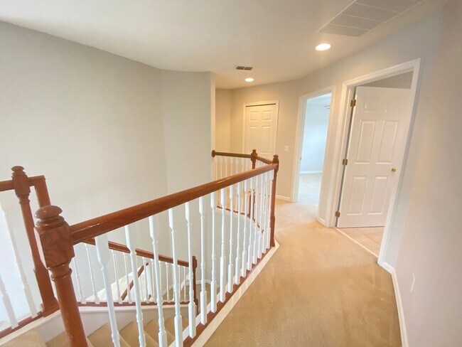 Building Photo - 3113 Curving Oaks Way