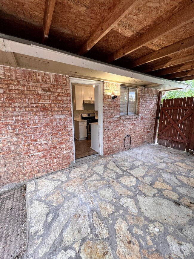 Covered Patio - 10623 Golden Quail Dr