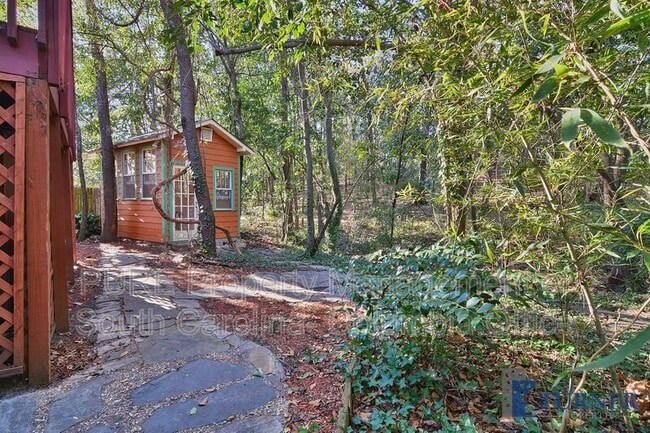 Building Photo - 801 Laurel Hill Ln