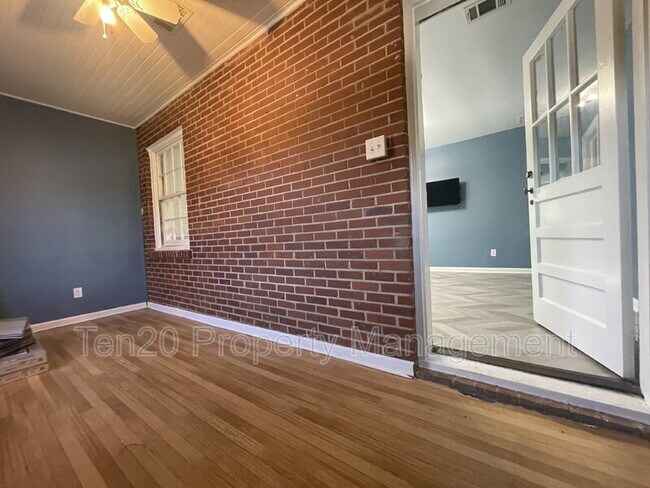 Building Photo - 4741 Armour Rd