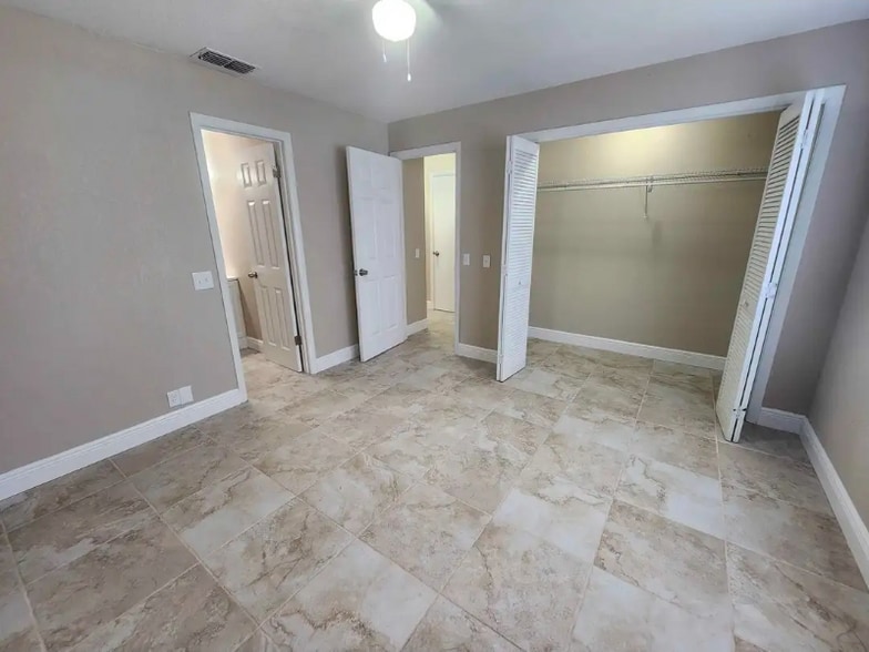 Building Photo - 5605 Struthers Ct