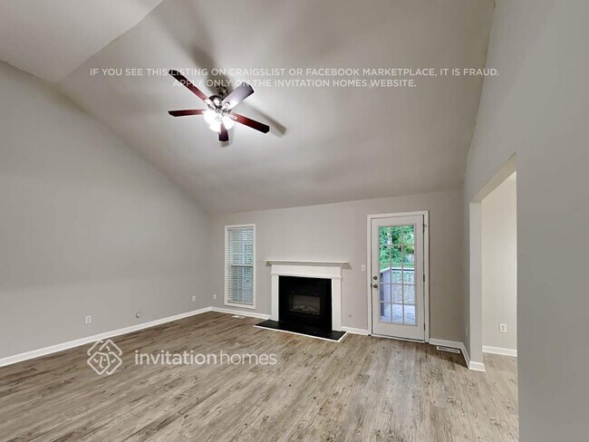 Building Photo - 2686 Candler Dr