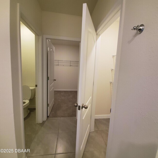 Building Photo - 1925 Deep Lk Cir