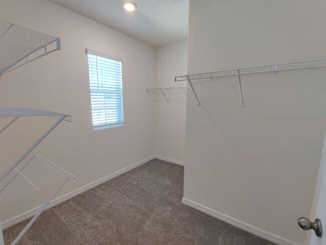 Building Photo - 34228 Jasper Stone Dr
