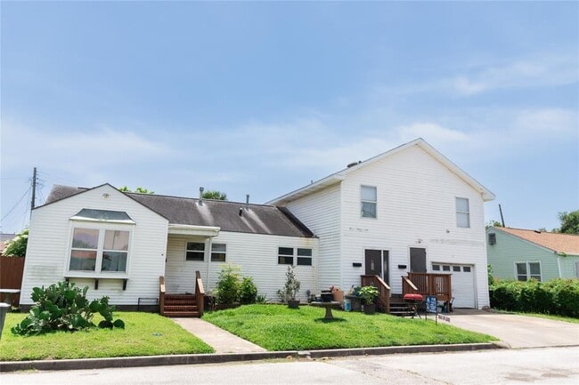 Primary Photo - 5311 Perry Ave