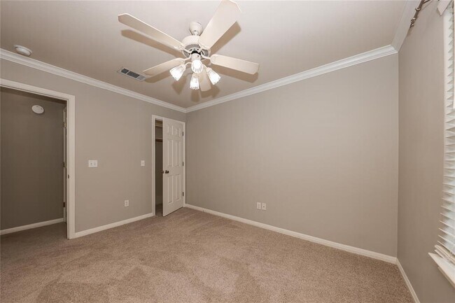 Building Photo - 8 Rosewood Cir