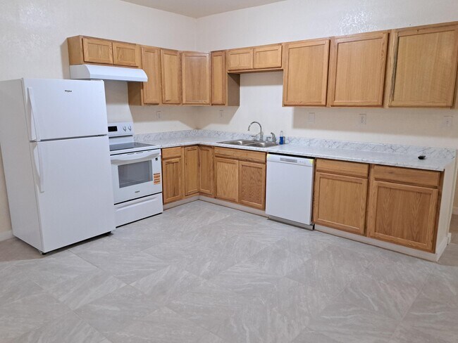 Building Photo - 1306 Iowa Ave