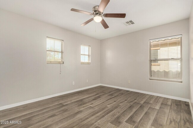 Building Photo - 4115 W Valley View Dr