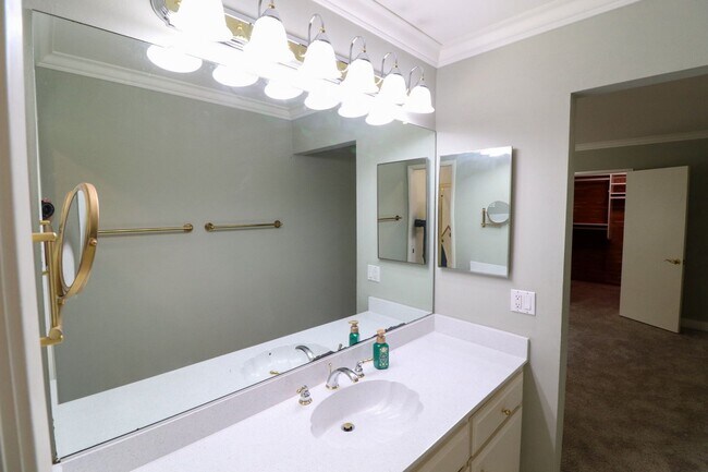 Building Photo - 1050 Pacifica Dr