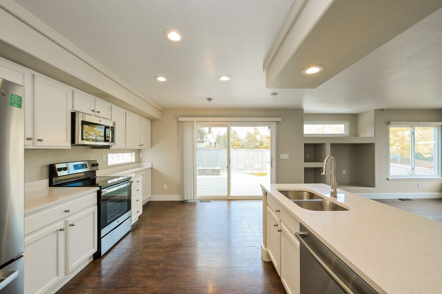 Building Photo - 4483 Lyndenwood Point
