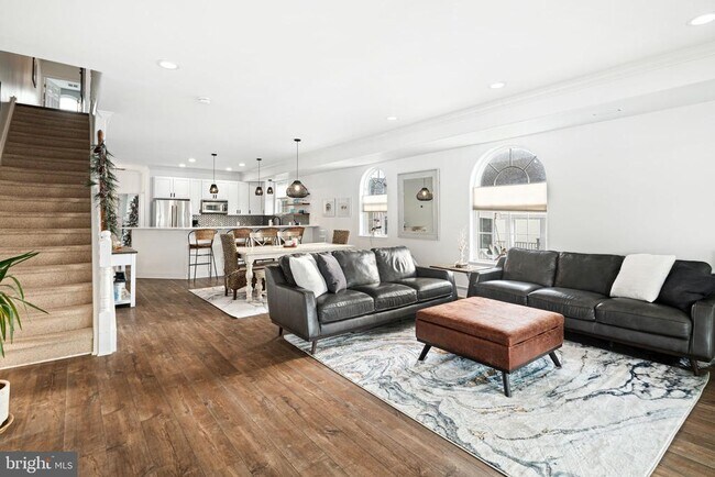 Building Photo - 536 W Montgomery Ave