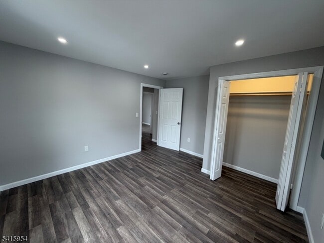 Building Photo - 37 Quaid St