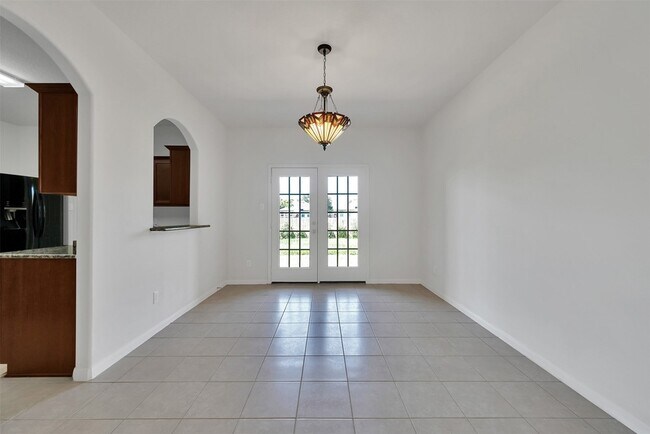 Building Photo - 30719 W Lost Creek Blvd