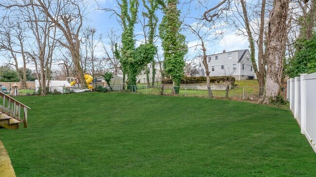 Building Photo - 309 Jersey Ave