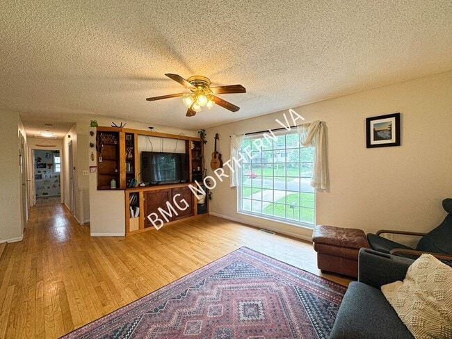 Building Photo - 311 Prospect Dr SW