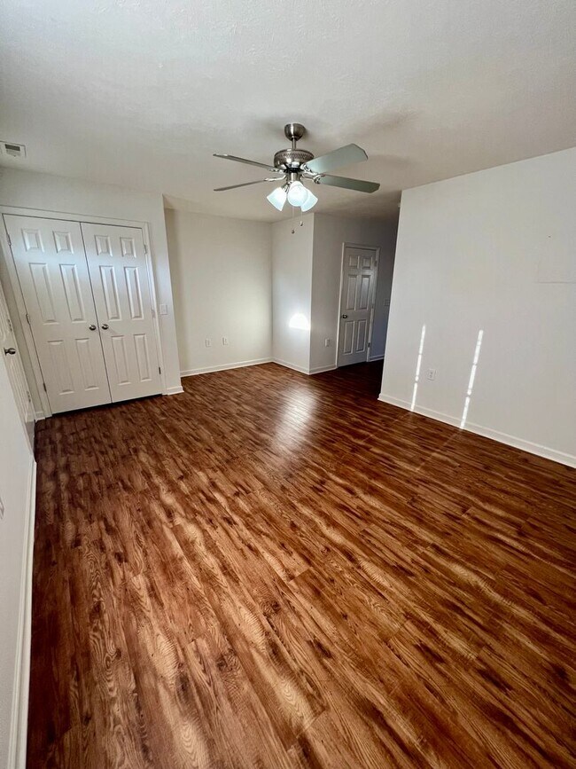 Building Photo - 2 Master Suite Townhome for Rent