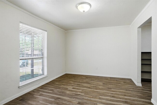 Building Photo - 129 Mountain View Dr