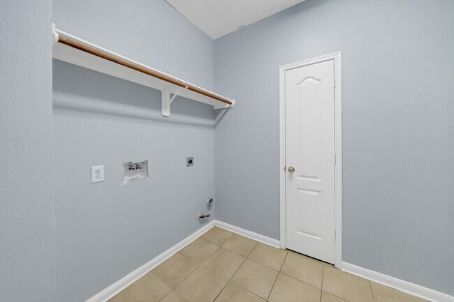 Building Photo - 17610 Forest Haven Trail