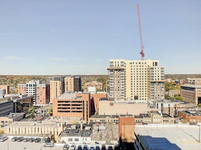 Building Photo - 555 E William St