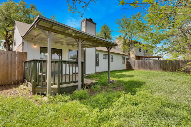 Building Photo - 2104 Agarita Trail