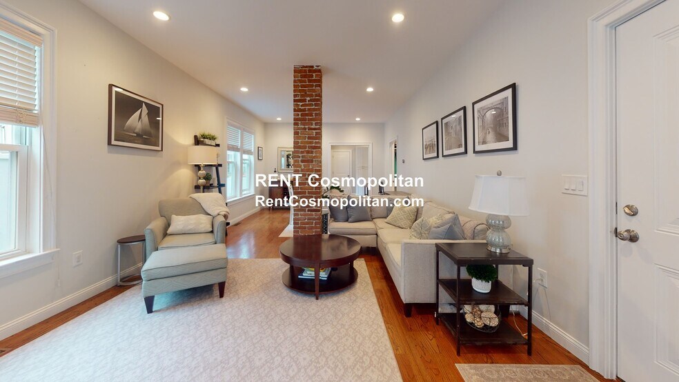 Building Photo - 15 Sherman St