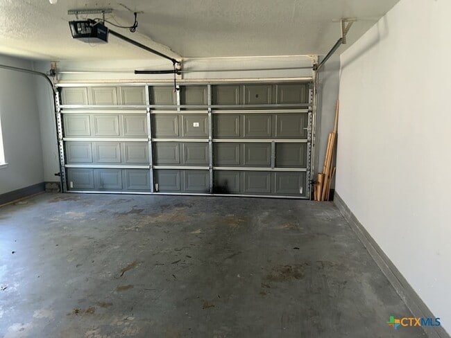 Building Photo - 4804 Shawn Dr