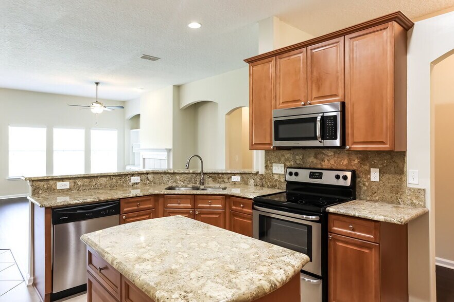 Building Photo - 1812 Creekwood Ln