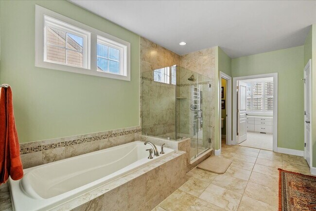 Building Photo - Elegant Single-Family Residence with Upscale Finishes in Amenity-Rich Community