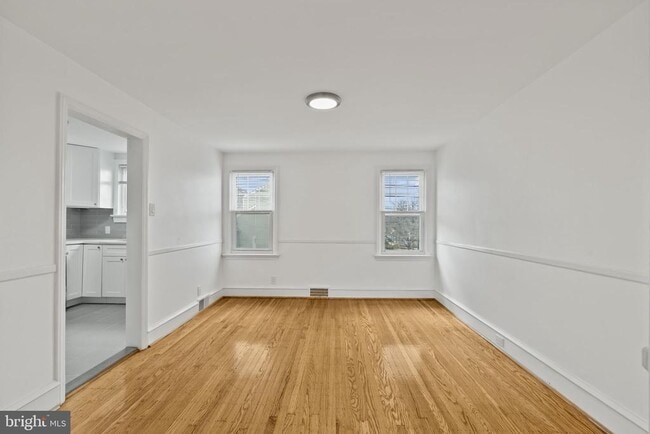 Building Photo - 5 Dowling Ave