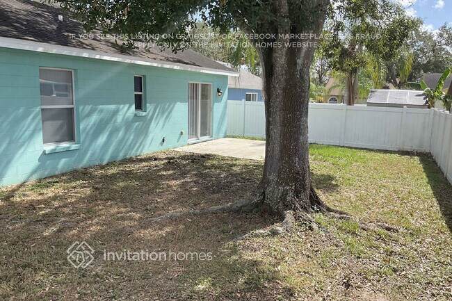 Building Photo - 2223 Ridgemore Dr