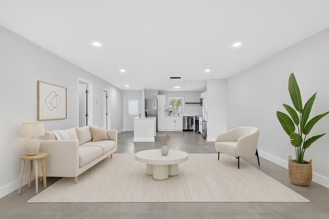 Building Photo - 846 Salem Ln