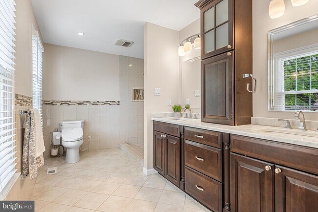 Building Photo - 1099 Armstrong Ct