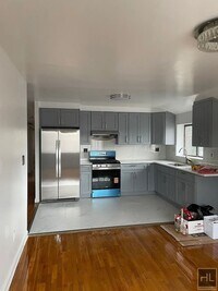 Building Photo - 22 AVENUE