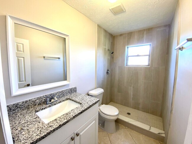 Building Photo - 4557 W Alhambra Cir